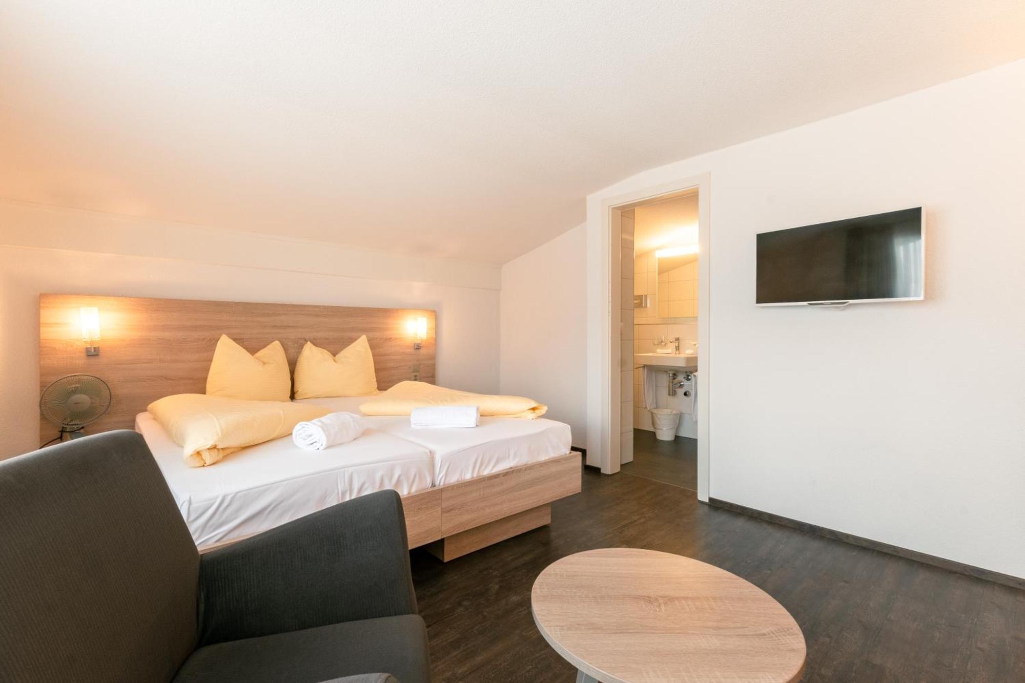 Hotel Kreuz 3*